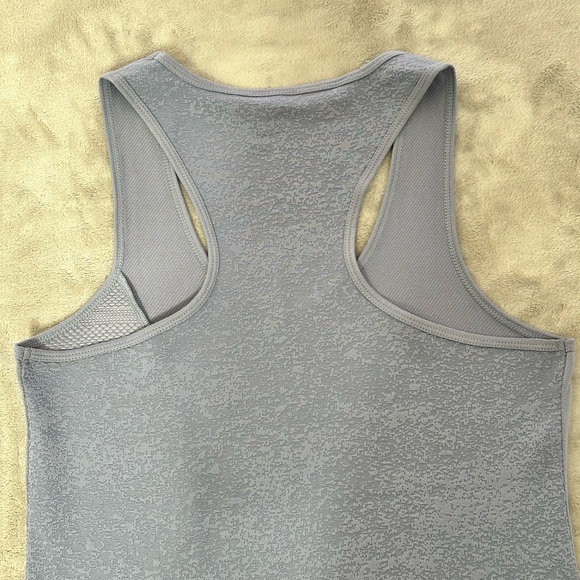 Gymshark Tank Top Women’s V Neck Size XS - Picture 4 of 7